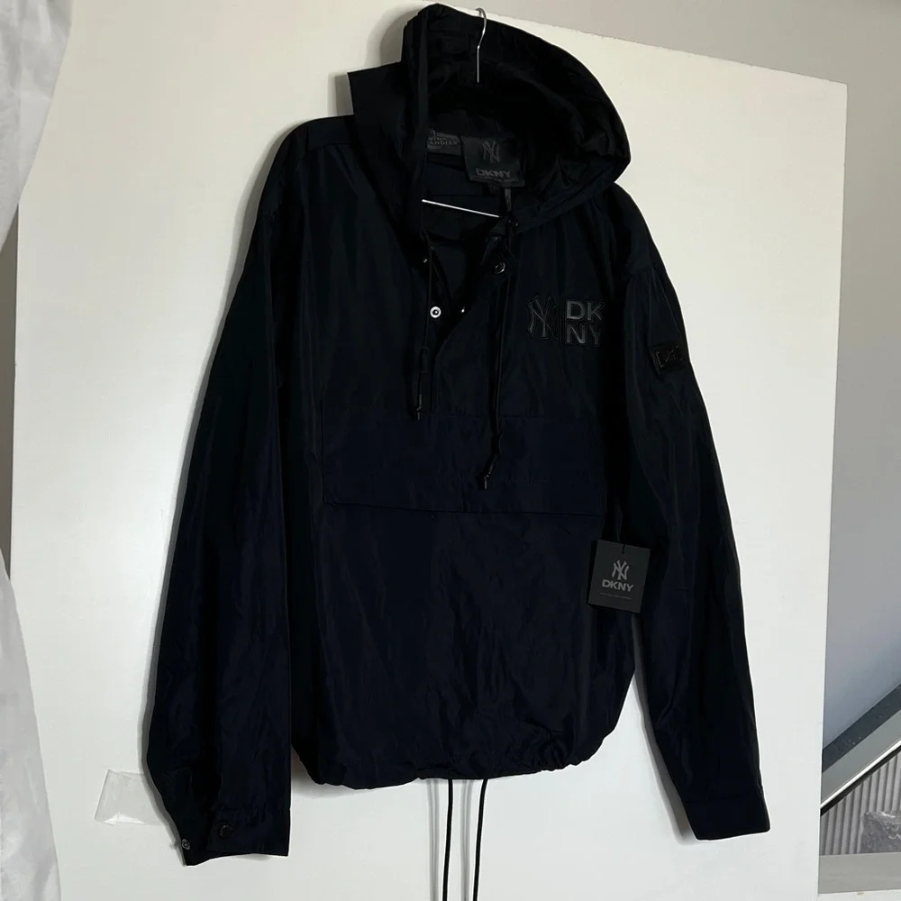 DKNY X YANKEES Sz S HALF-ZIP Nylon JACKET - New with Tags